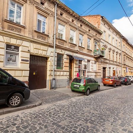 Near Opera Apartment Lviv Buitenkant foto